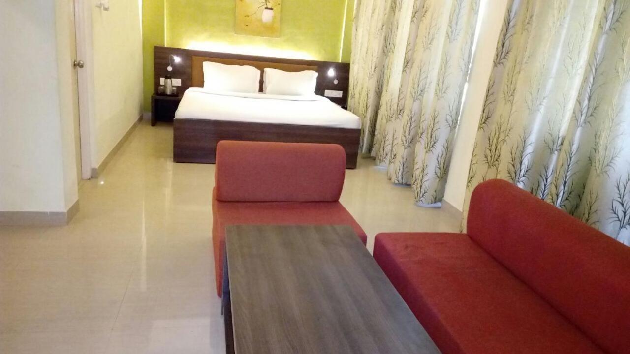 Hotel Country Club Pune